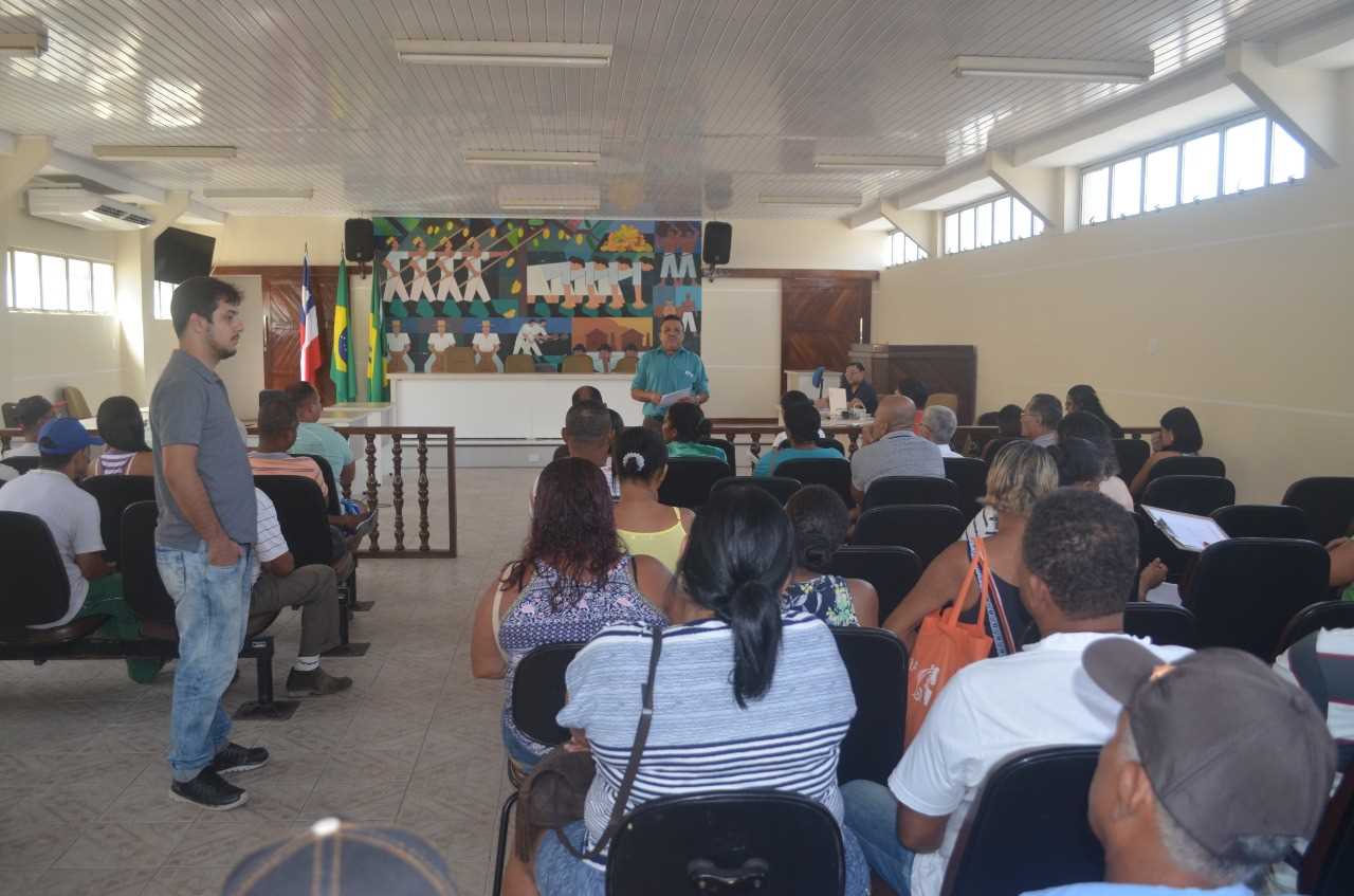 Secretaria de Agricultura se reúne com feirantes para acerto de contrato do Centro de Abastecimento